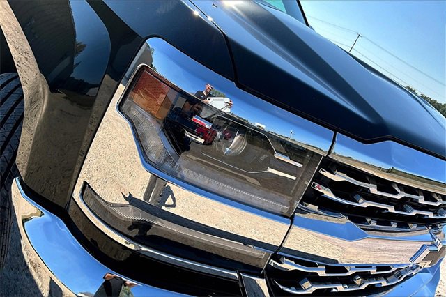 2018 Chevrolet Silverado 1500 LTZ photo 3