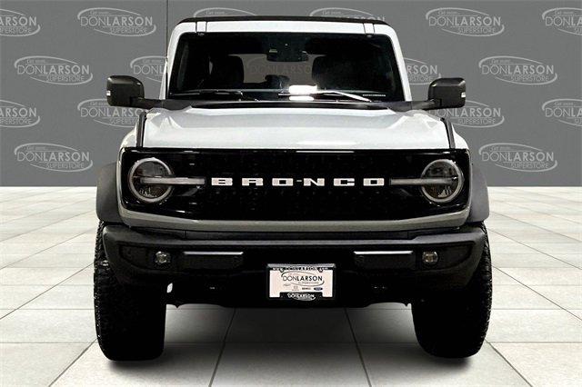 2022 Ford Bronco Base photo 2