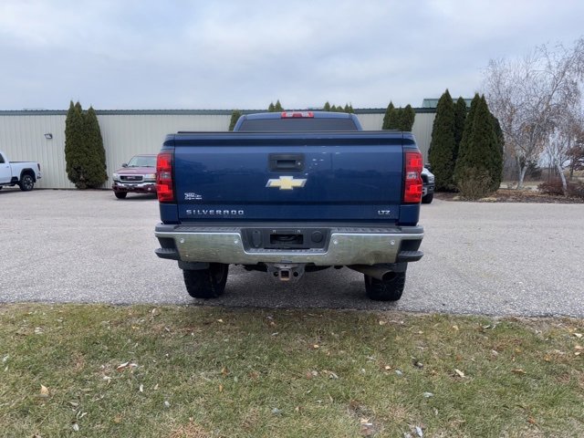 2015 Chevrolet Silverado 2500HD LTZ photo 3