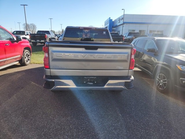 2023 Chevrolet Silverado 1500 LT photo 3