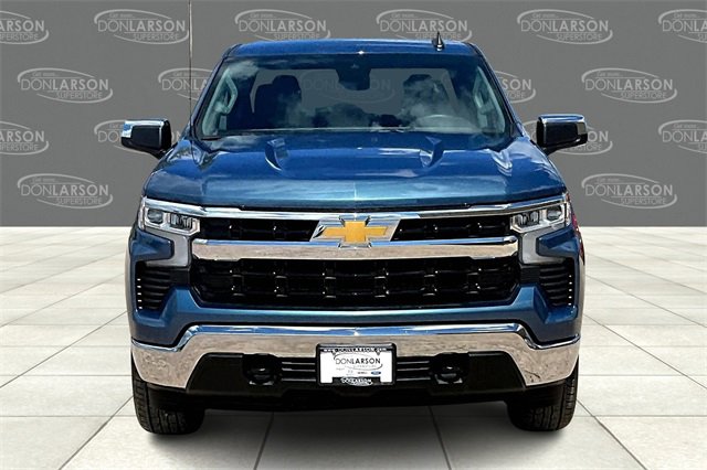2024 Chevrolet Silverado 1500 LT photo 2