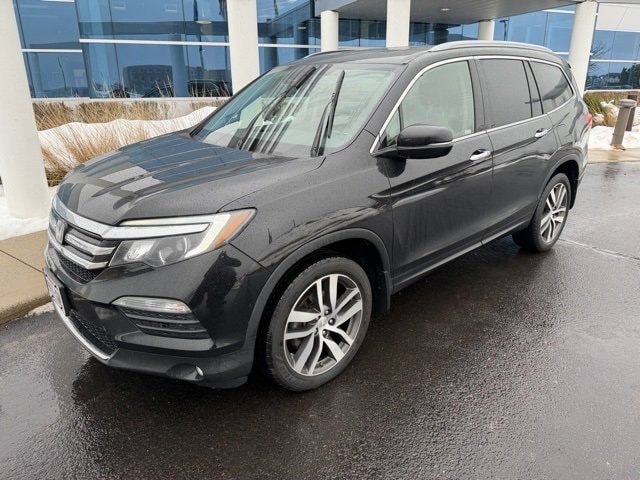 2018 Honda Pilot Elite's photo