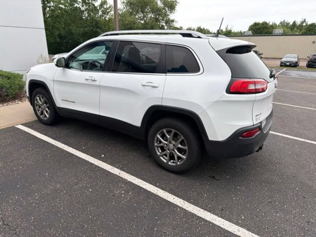 Used 2018 Jeep Cherokee Latitude Plus 4x4 SUV