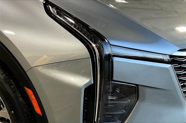 2024 Cadillac XT4 Premium Luxury photo 4