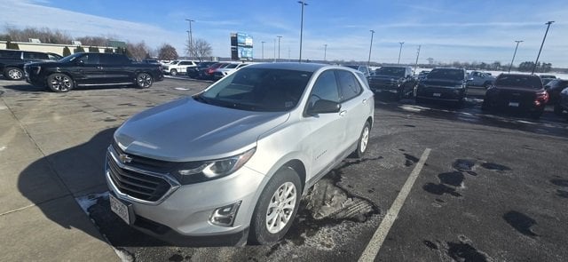 2019 Chevrolet Equinox LS's photo