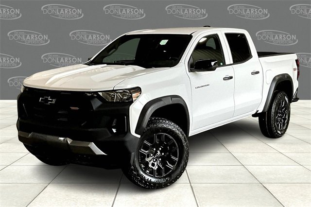 2026 Chevrolet Colorado Trail Boss photo 2