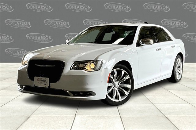 2018 Chrysler 300 Limited photo 2