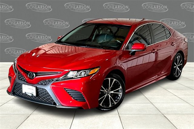 2019 Toyota Camry LE photo 3