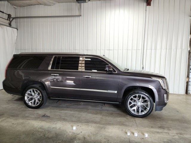 Used 2016 Cadillac Escalade ESV Platinum with VIN 1GYS4KKJ3GR257054 for sale in Baraboo, WI