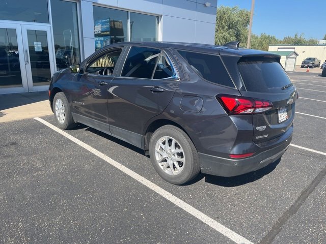 2022 Chevrolet Equinox LT photo 2
