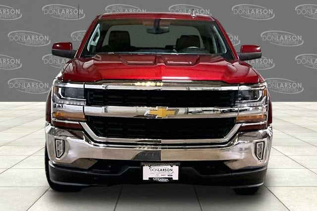 Used 2017 Chevrolet Silverado 1500 LT with VIN 1GCVKREH0HZ286846 for sale in Baraboo, WI