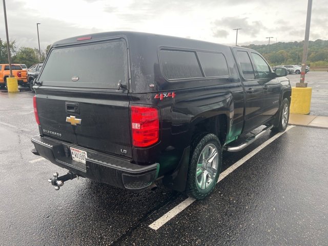 2019 Chevrolet Silverado Custom photo 2