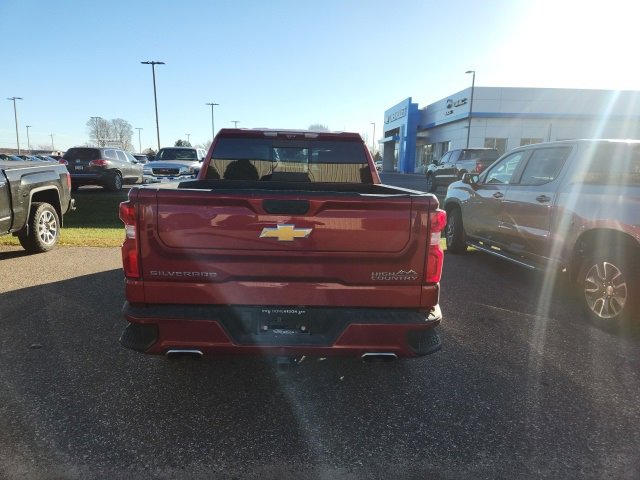 2024 Chevrolet Silverado 1500 High Country photo 4