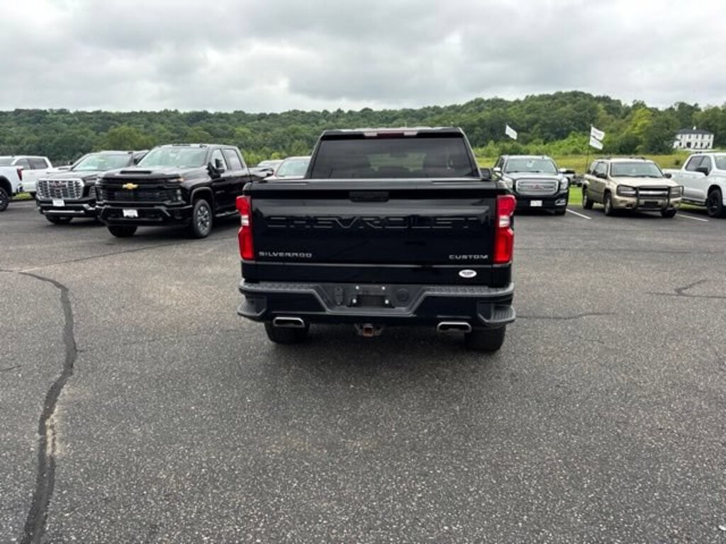 Used 2019 Chevrolet Silverado 1500 Custom Trail Boss Truck Crew Cab