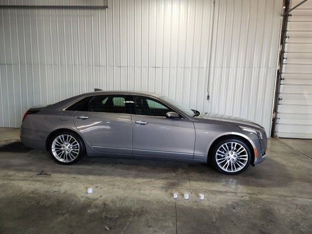 Used 2018 Cadillac CT6 Luxury with VIN 1G6KD5RS9JU121556 for sale in Baraboo, WI