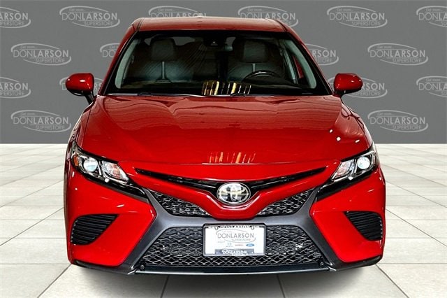 2019 Toyota Camry LE photo 2