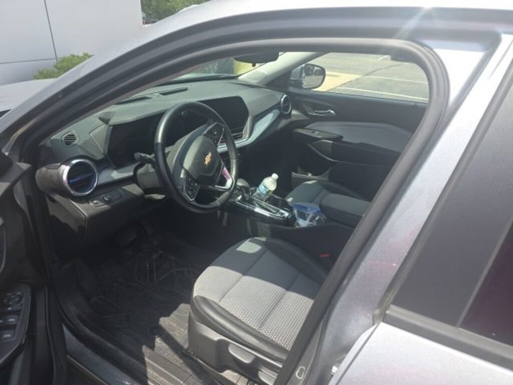 Used 2024 Chevrolet Trax LT SUV