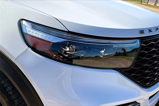 2023 Ford Explorer ST photo 2