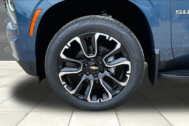 2026 Chevrolet Suburban Premier - Photo 10
