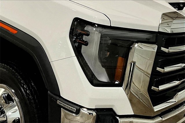 2024 Gmc Sierra 3500 HD SLE photo 4