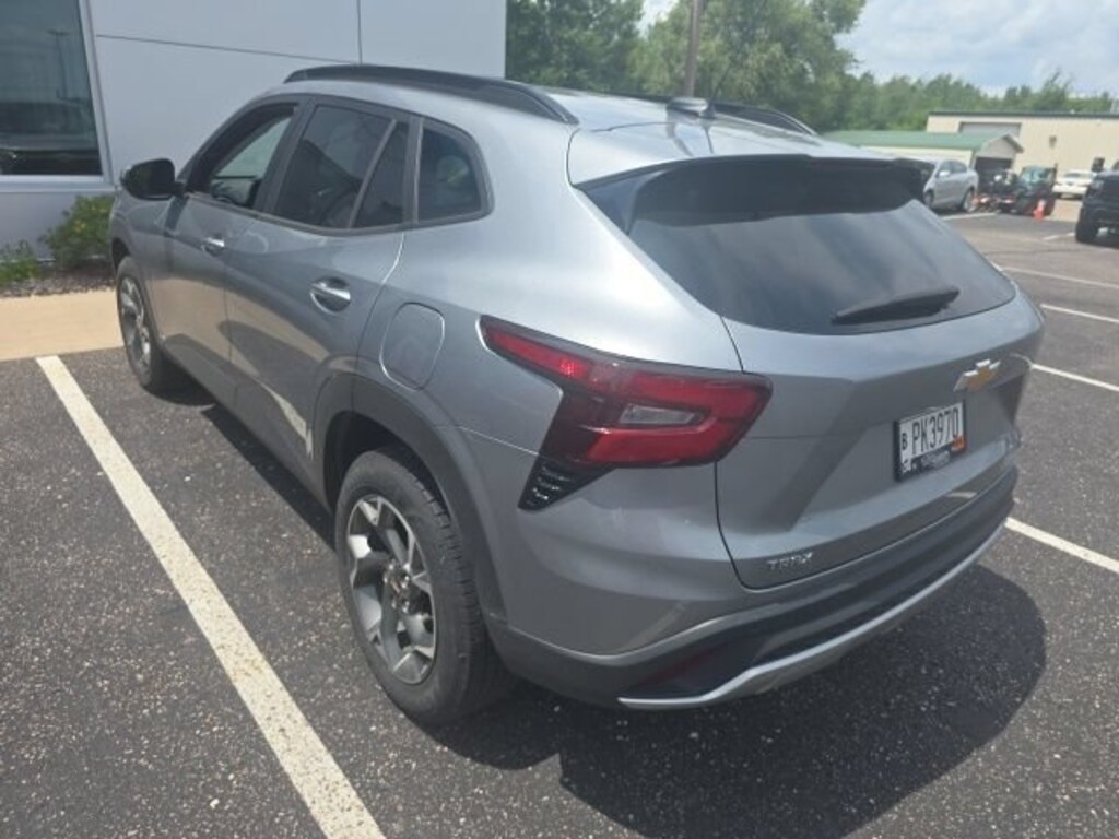 Used 2024 Chevrolet Trax LT SUV
