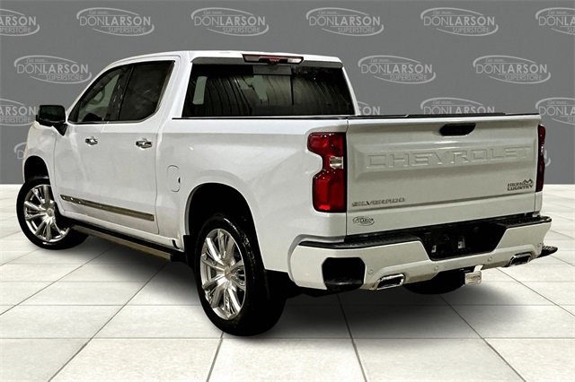 2026 Chevrolet Silverado 1500 High Country photo 2