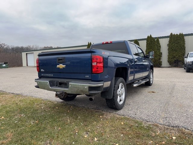 2015 Chevrolet Silverado 2500HD LTZ photo 2