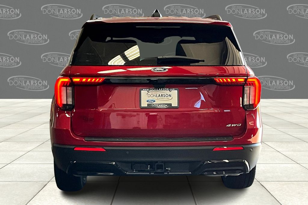 2025 Ford Explorer ST-Line photo 4