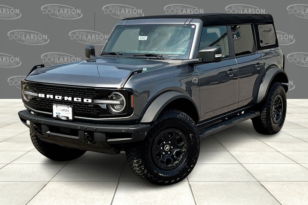 2024 Ford Bronco Wildtrak photo 2