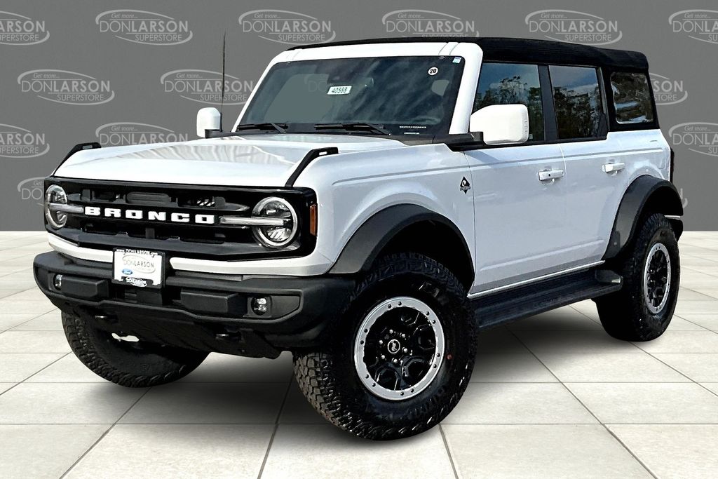 2025 Ford Bronco Outer Banks photo 2