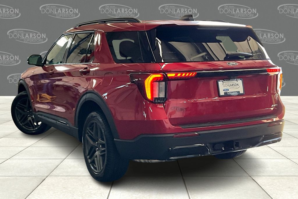 2025 Ford Explorer ST-Line photo 3