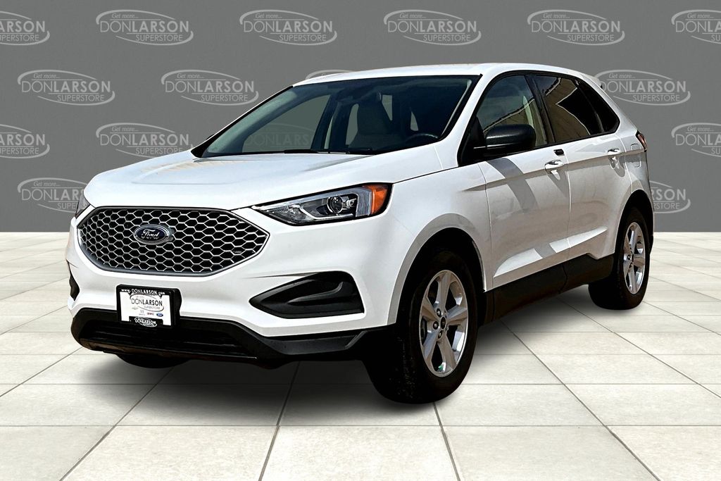 2024 Ford Edge SE photo 3