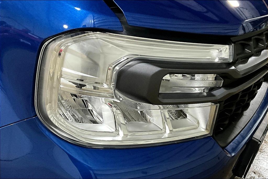 2023 Ford Maverick XLT photo 3