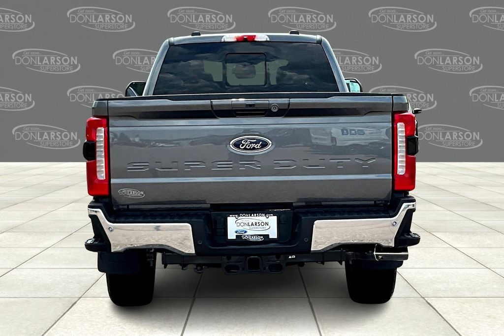2025 Ford F-250 Lariat photo 4