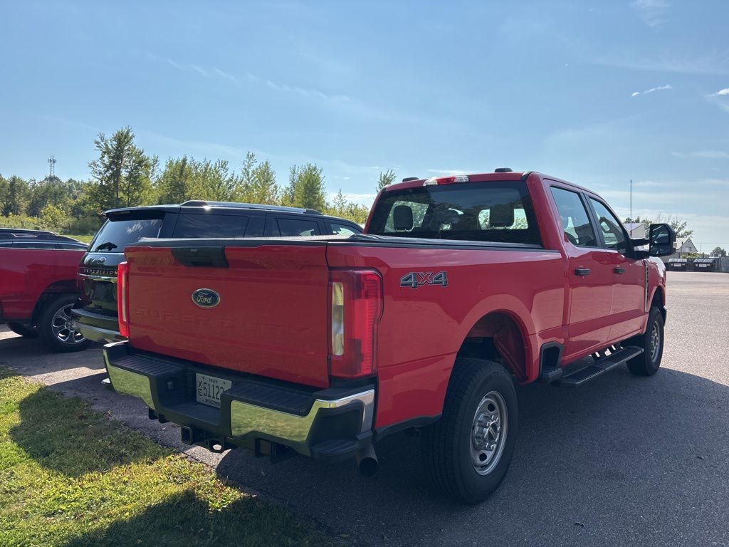 2023 Ford F-350 XL photo 3