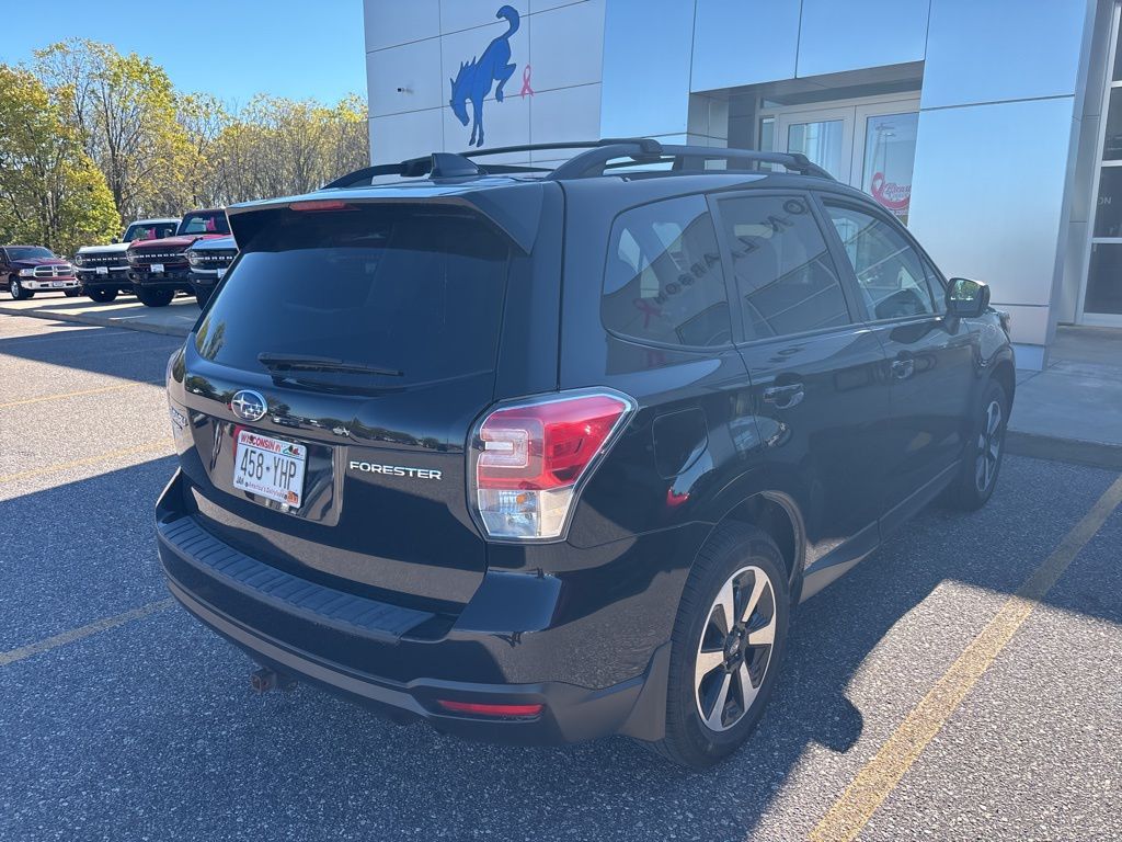 2018 Subaru Forester 2.5i Premium photo 3