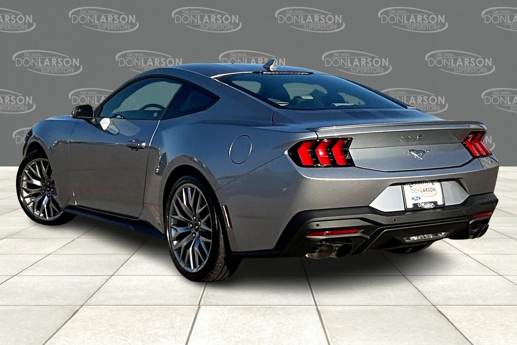 2025 Ford Mustang EcoBoost Premium photo 3