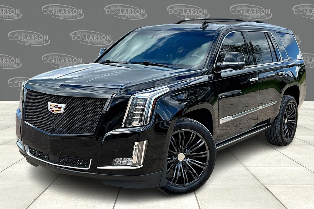 2020 Cadillac Escalade Platinum photo 2