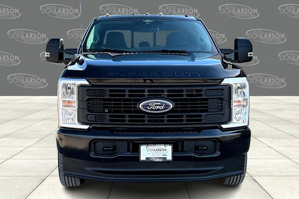 2025 Ford F-350 XL photo 2