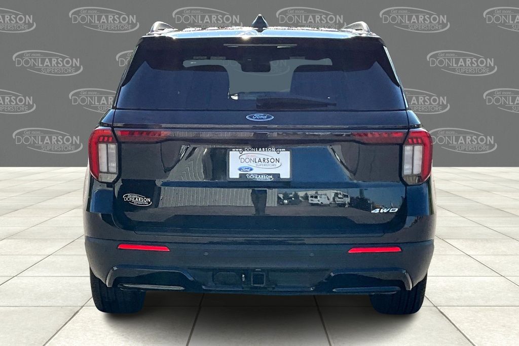 2025 Ford Explorer ST-Line photo 2