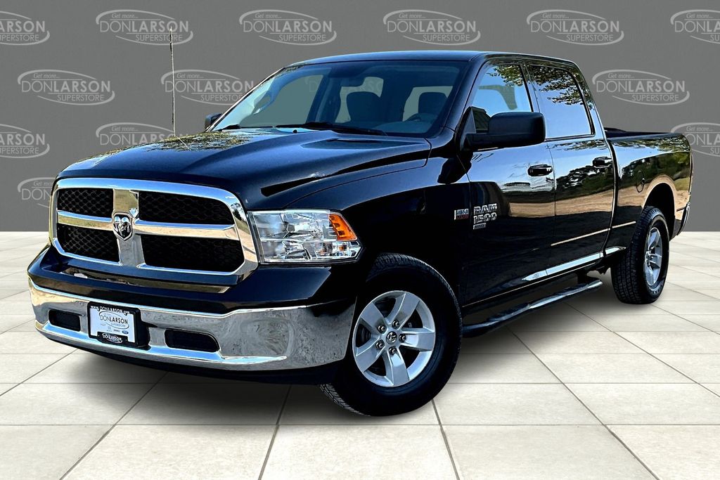2020 Ram 1500 Classic SLT photo 3