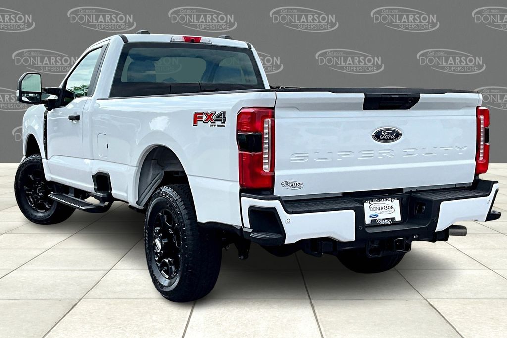 2025 Ford F-350 XL photo 3