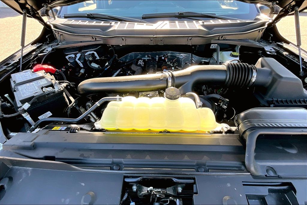 2025 Ford F-150 XLT - Photo 13