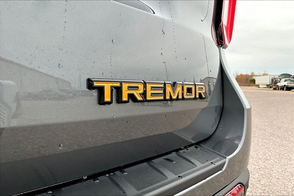2026 Ford Explorer Tremor - Photo 8