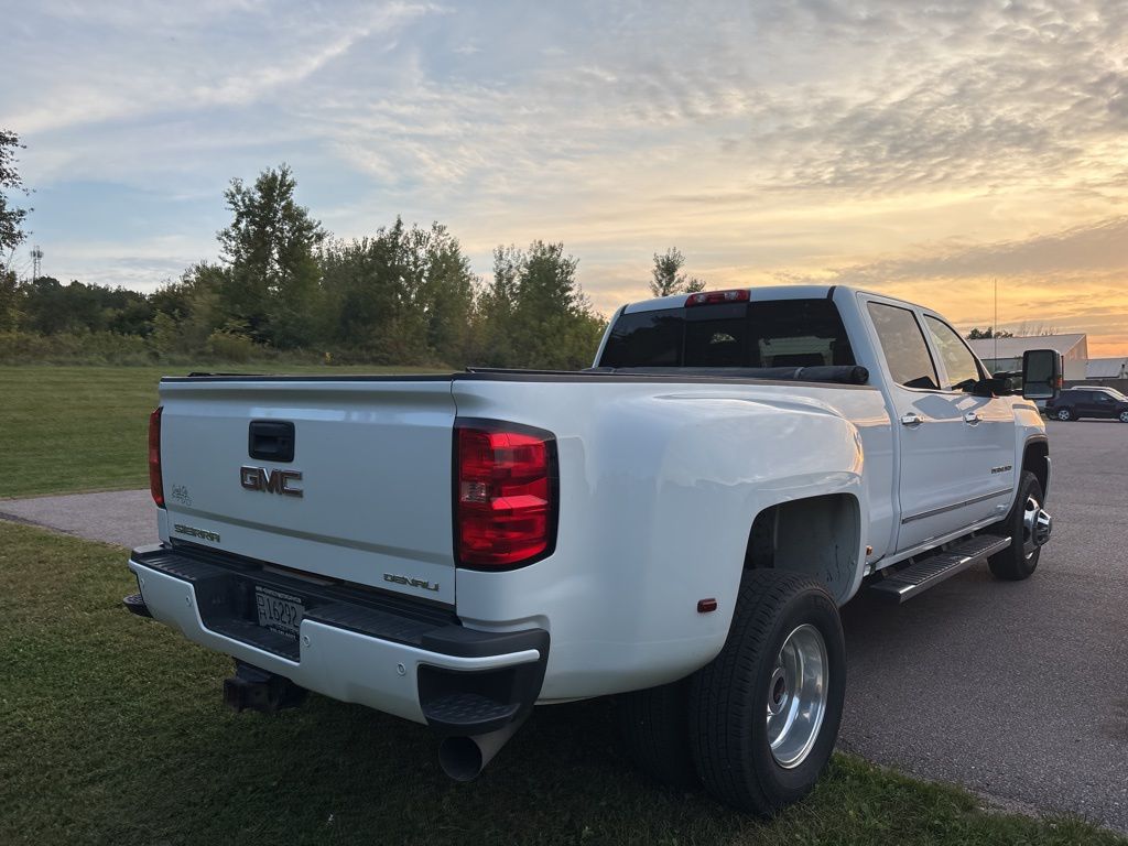 2019 Gmc Sierra HD Denali photo 3