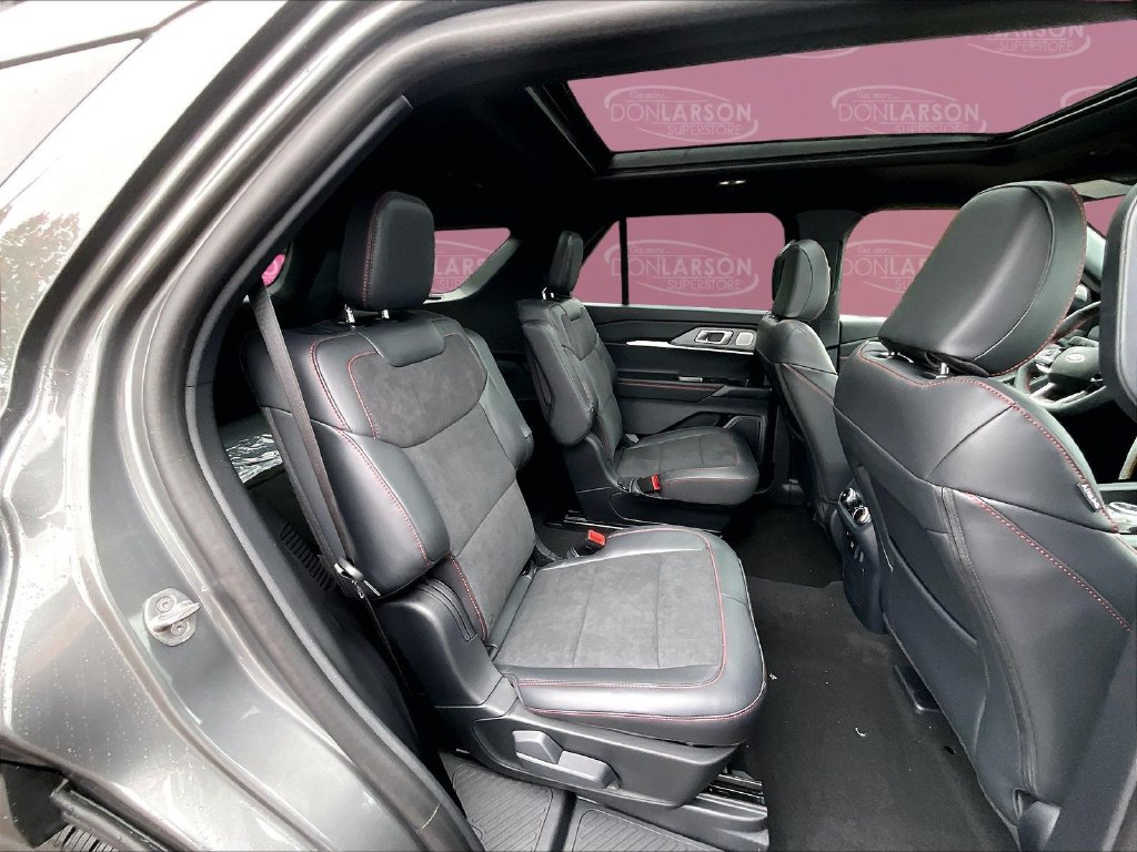 2026 Ford Explorer ST - Photo 14