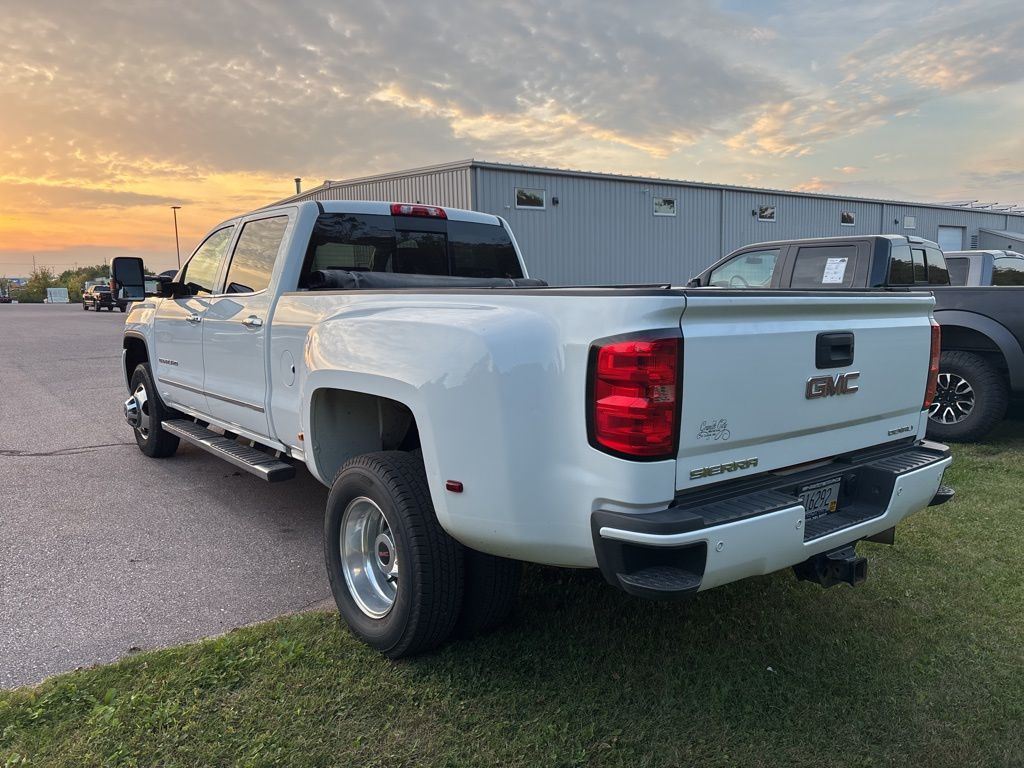 2019 Gmc Sierra HD Denali photo 2
