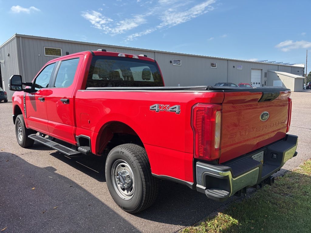 2023 Ford F-350 XL photo 2