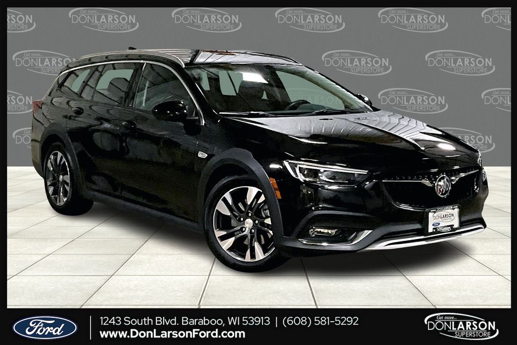 2018 Buick Regal TourX Essence AWD