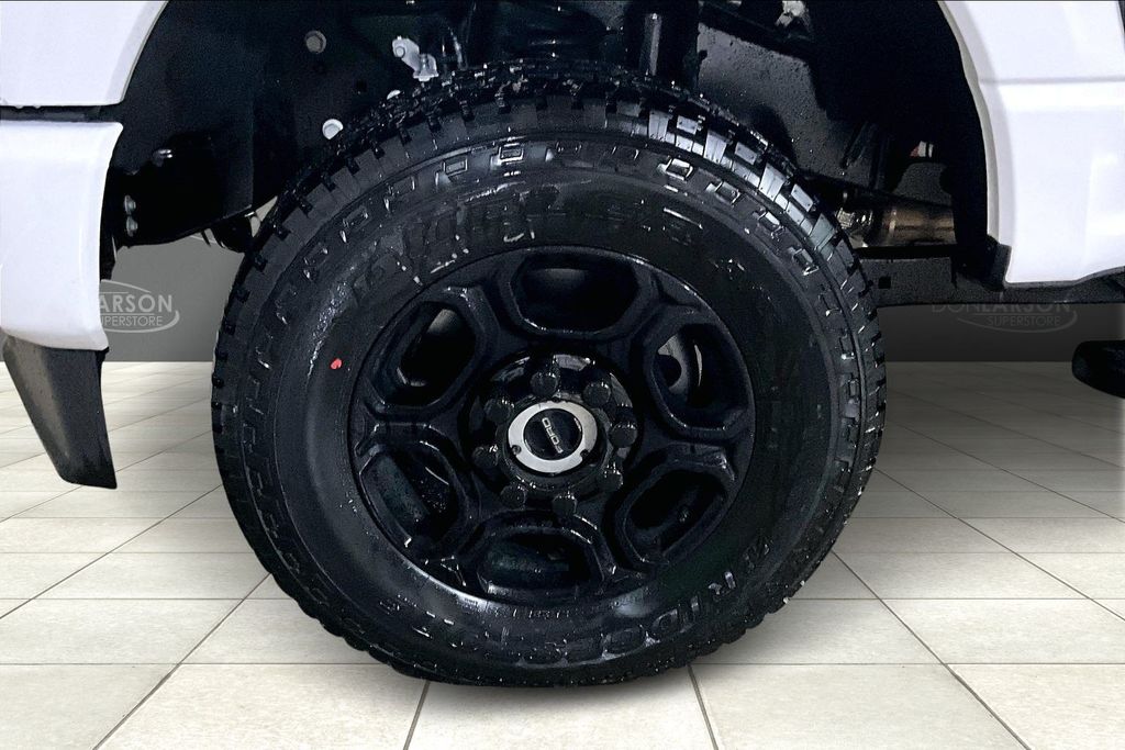 View vehicle photo 7